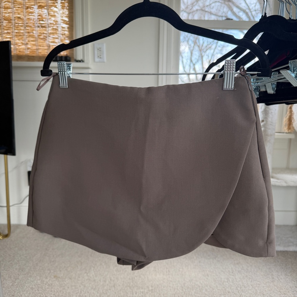 Zara Taupe Skort